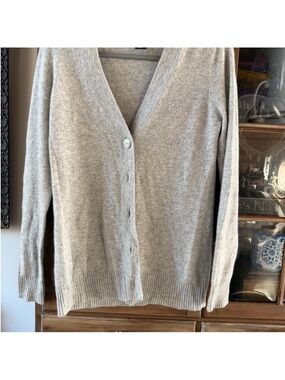 Bloomingdale's Light Gray V-Neck Button Cardigan
